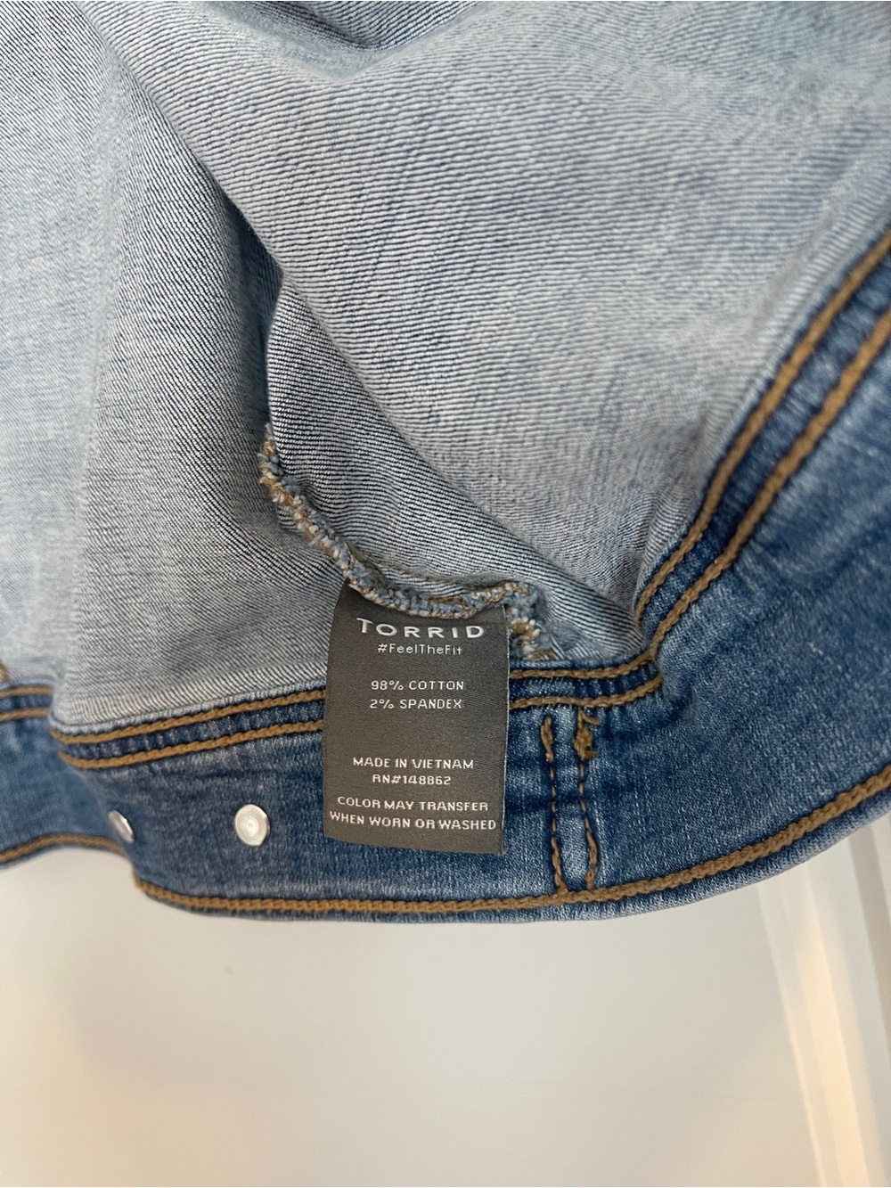 torrid Cropped Medium Wash Denim Jacket - Picture 7 of 8